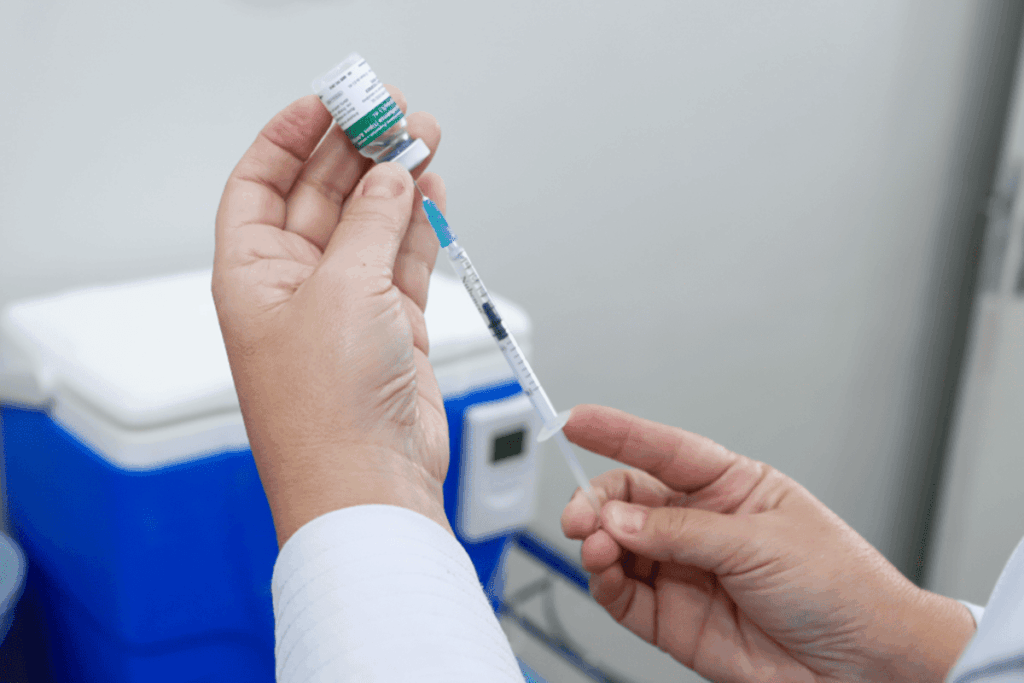 df-retoma-vacinacao-contra-covid-19-para-adultos-apos-chegada-de-doses