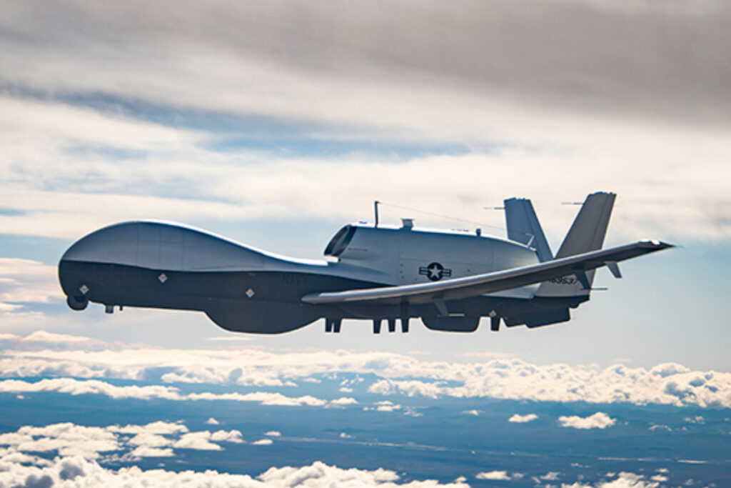 o-que-e-mq-4c-triton,-drone-bilionario-dos-eua-que-desapareceu-no-ira