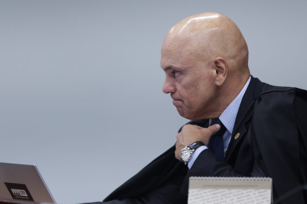 por-que-alexandre-de-moraes-nega-se-a-falar-sobre-o-caso-master?
