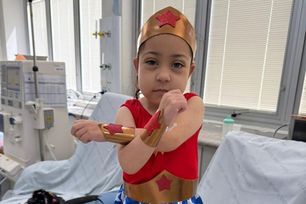 “fe”,-afirma-mae-apos-filha-superar-parada-cardiaca-de-30-minutos