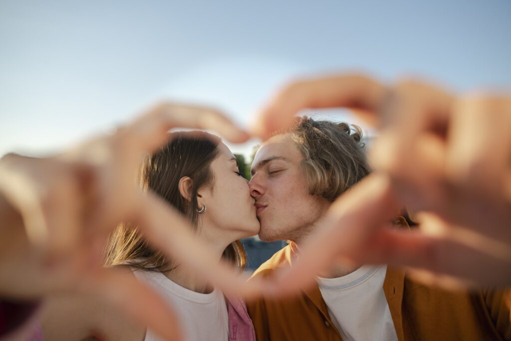 dia-do-beijo:-50%-dizem-que-beijo-tem-a-mesma-intimidade-que-sexo