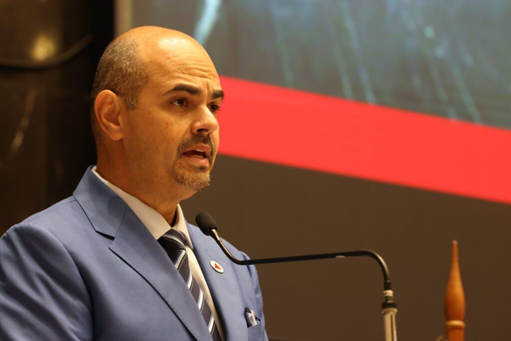 substituto-de-zema-insiste-em-escolas-civico-militares-em-mg