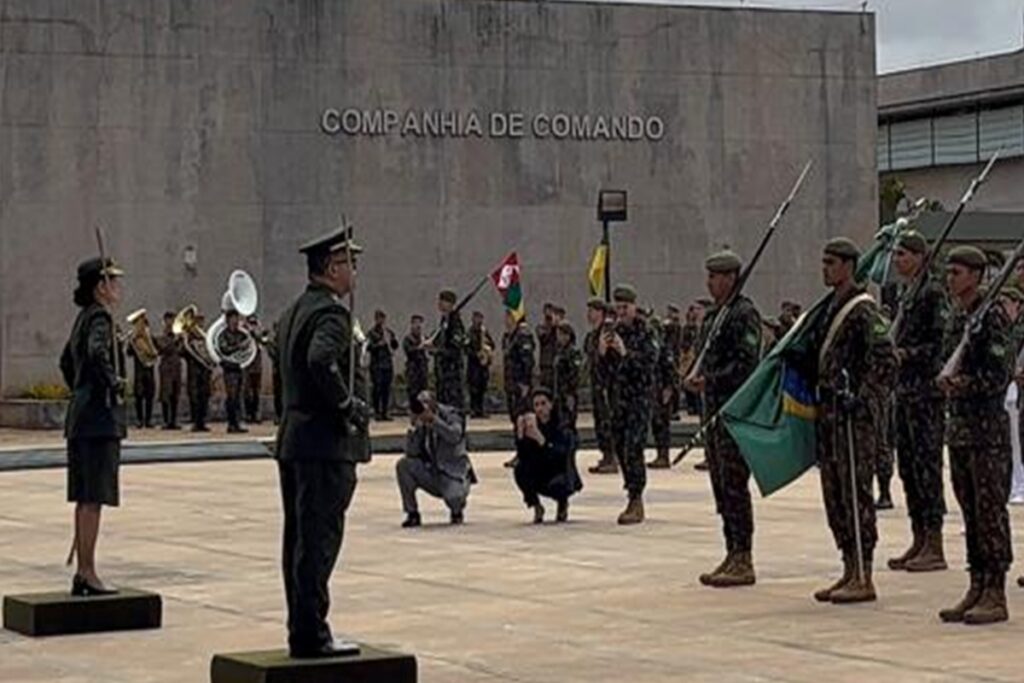 primeira-general-do-exercito-assume-comando-de-hospital-em-brasilia