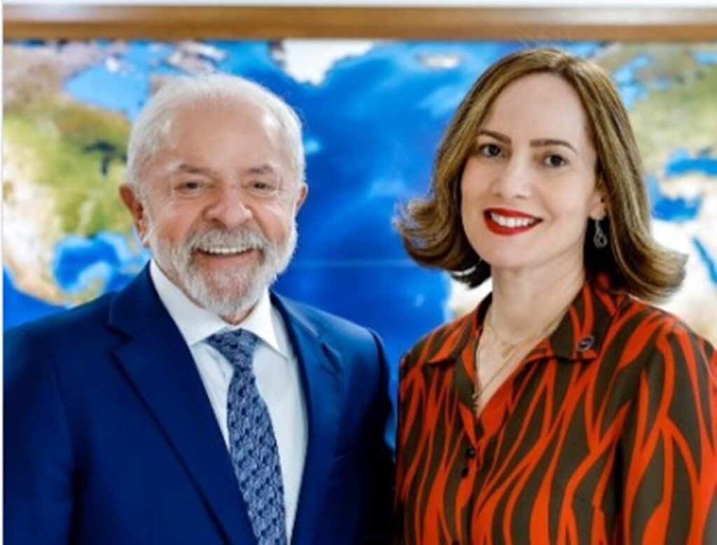 saiba-quem-e-ana-cristina-viana-silveira,-nova-presidente-do-inss