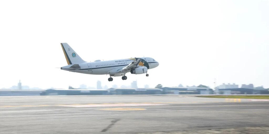 Lula lidera comitiva à Europa para encontros políticos e comerciais lula-lidera-comitiva-a-europa-para-encontros-politicos-e-comerciais