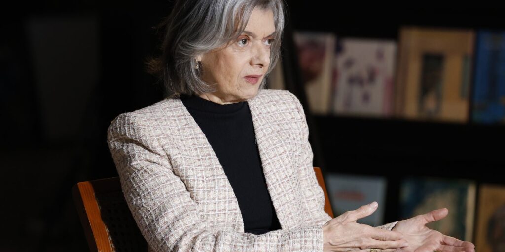 Cármen Lúcia diz que é aconselhada a deixar STF por ataques machistas carmen-lucia-diz-que-e-aconselhada-a-deixar-stf-por-ataques-machistas