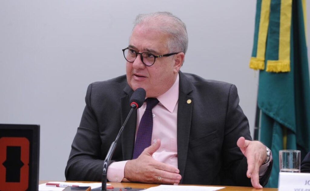 relator-pede-a-motta-adiamento-de-votacao-de-pl-sobre-trabalho-por-app