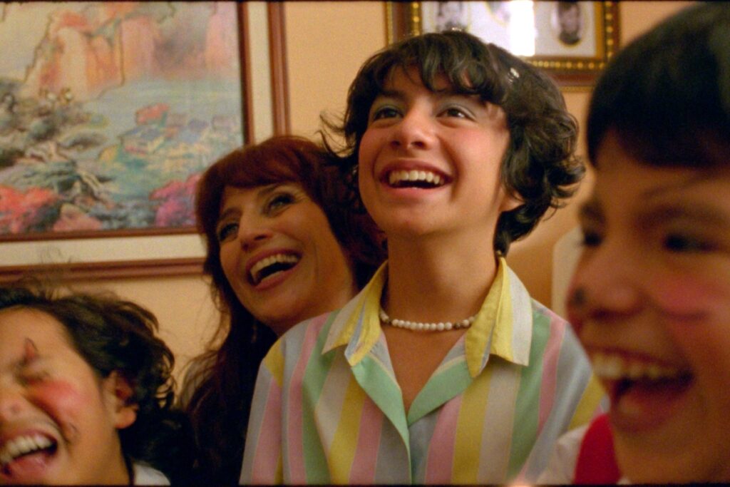 do-brasil,-seis-meses-no-predio-rosa-e-azul-e-selecionado-para-cannes-2026