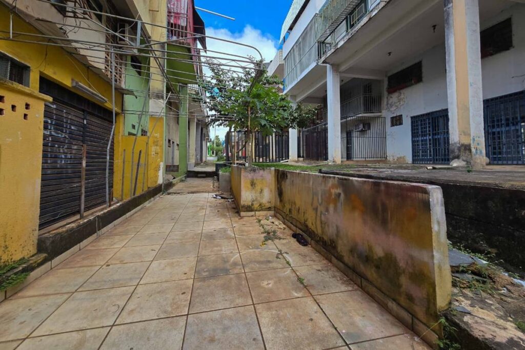 asa-norte:-travestidos-de-moradores-de-rua,-bandidos-aterrorizam-no-“beco-do-crack”