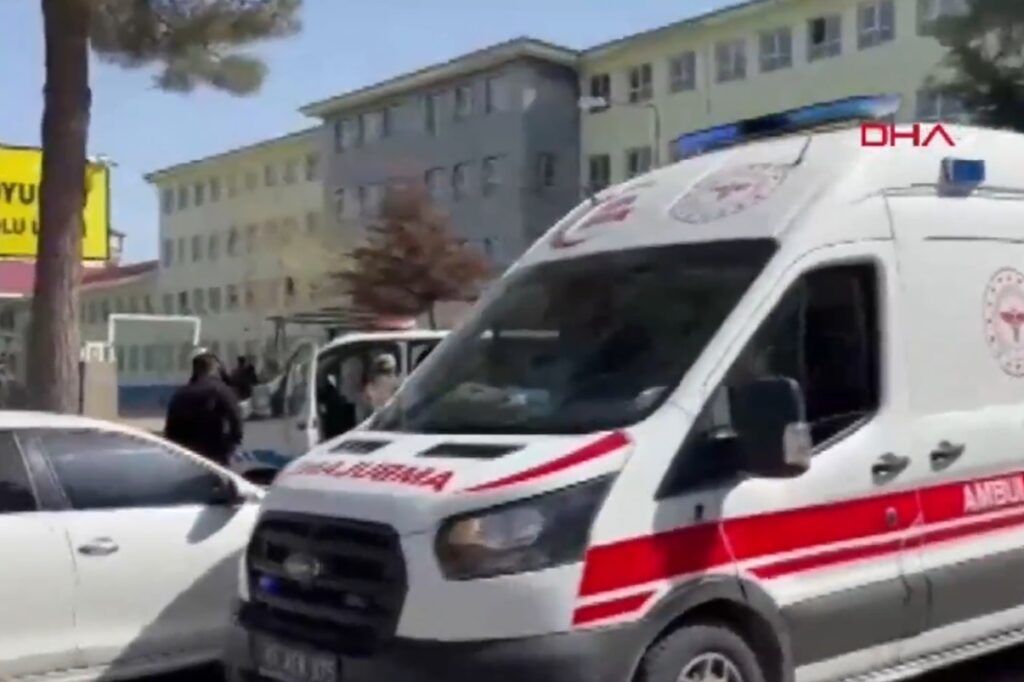 ataque-a-tiros-em-escola-na-turquia-deixa-ao-menos-16-feridos