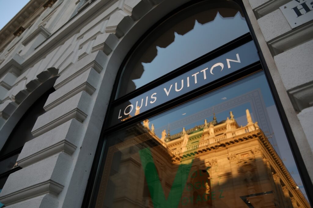 dona-da-louis-vuitton-enfrenta-pior-inicio-de-ano-fiscal-historico
