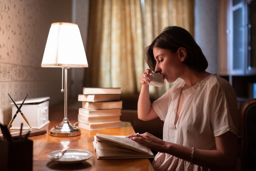 por-que-voce-deve-evitar-tomar-cafe-logo-apos-o-almoco