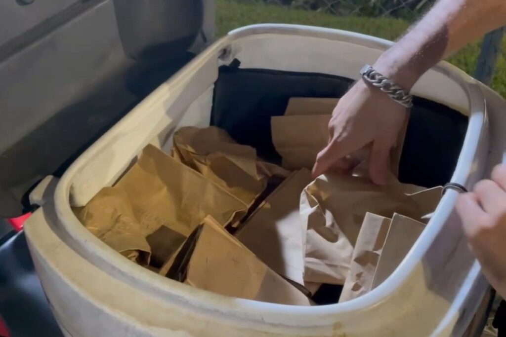 do-lago-norte-para-todo-df:-“cyclope”-e-preso-com-cardapio-de-drogas-ao-fazer-delivery.-veja-video