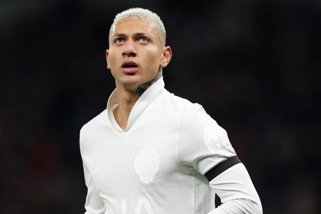 richarlison-faz-desabafo-sobre-depressao:-“pensei-em-jogar-o-carro”