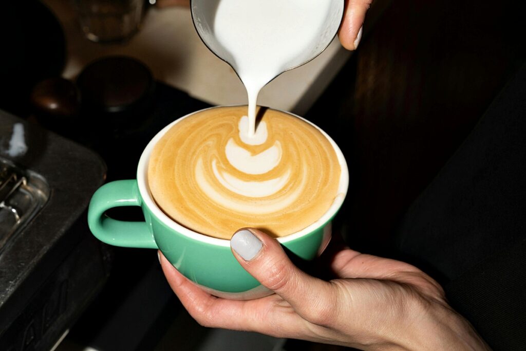 cafe:-nutri-ensina-metodo-para-consumir-a-bebida-sem-irritar-o-estomago