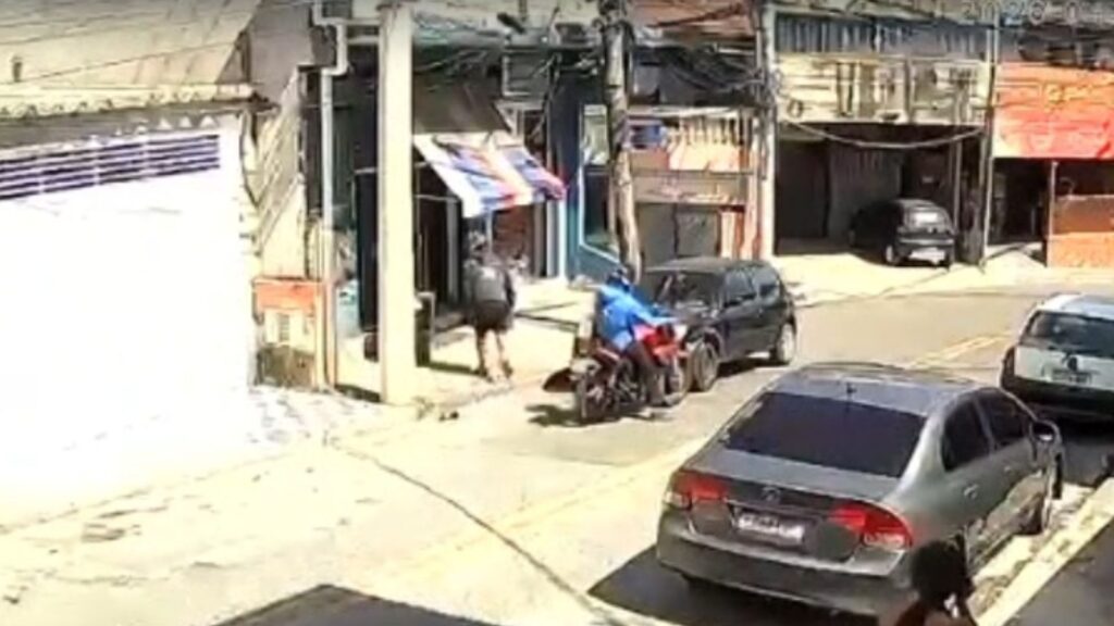 cabeleireiro-e-morto-a-tiros-no-proprio-salao-em-guarulhos.-veja-video