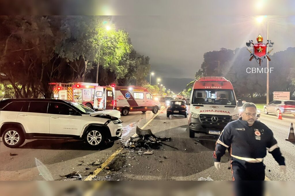 colisao-frontal-envolvendo-carros-e-moto-impacta-transito-no-eixao