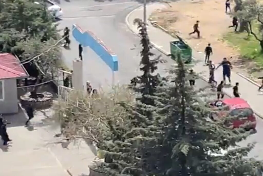 ataque-a-tiros-em-escola-na-turquia-deixa-ao-menos-4-alunos-mortos.-veja-video