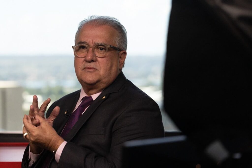 relator-diz-que-pl-dos-apps-esta-“morto”:-“manda-boulos-desenterrar”