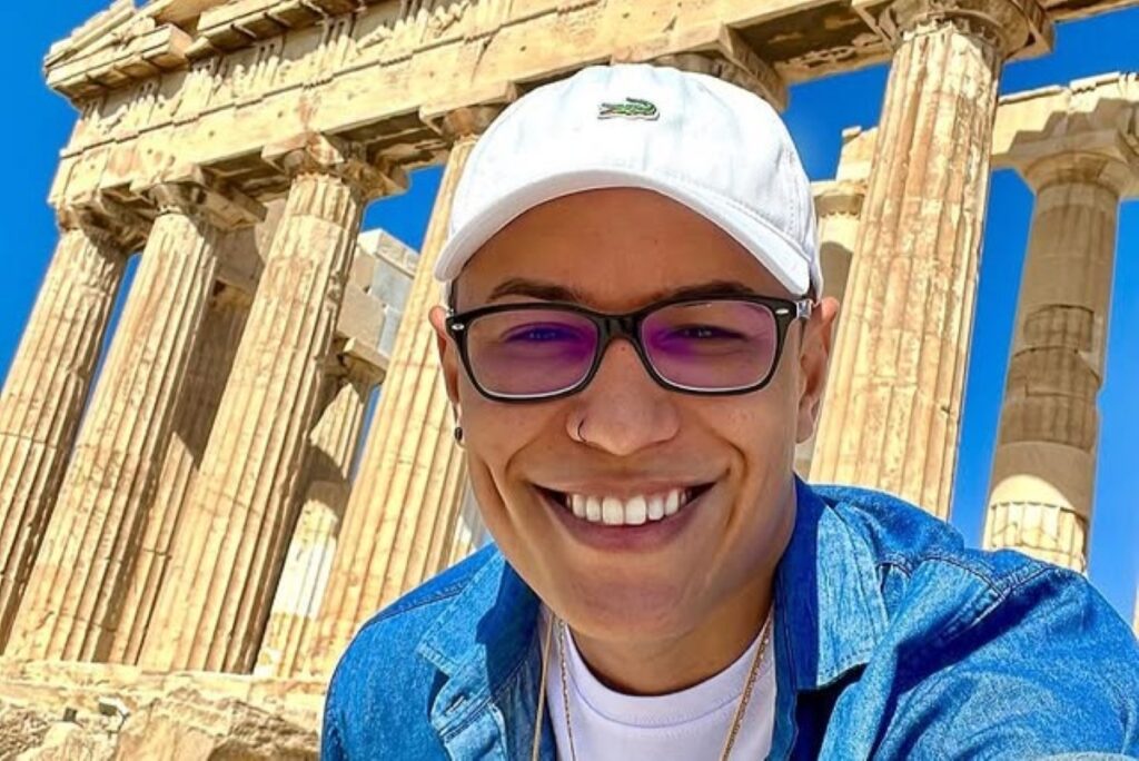 alvo-da-pf,-dono-da-choquei-ostenta-carros-de-luxo-e-viagens-internacionais