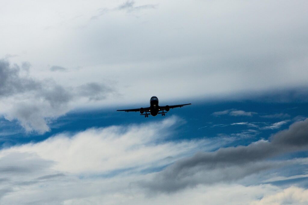 piloto-fake-tenta-embarcar-para-paris-de-graca-e-acaba-preso-pela-pf