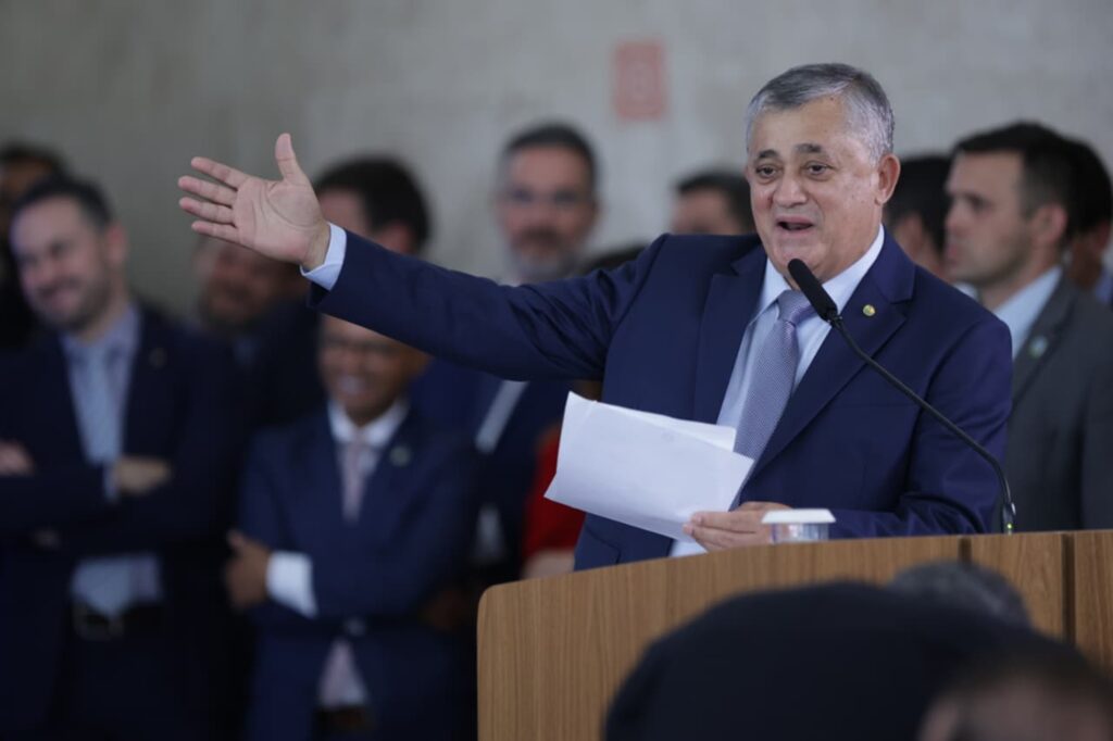 pt-cobra-substituto-de-gleisi-a-exonerar-“bolsonarista”