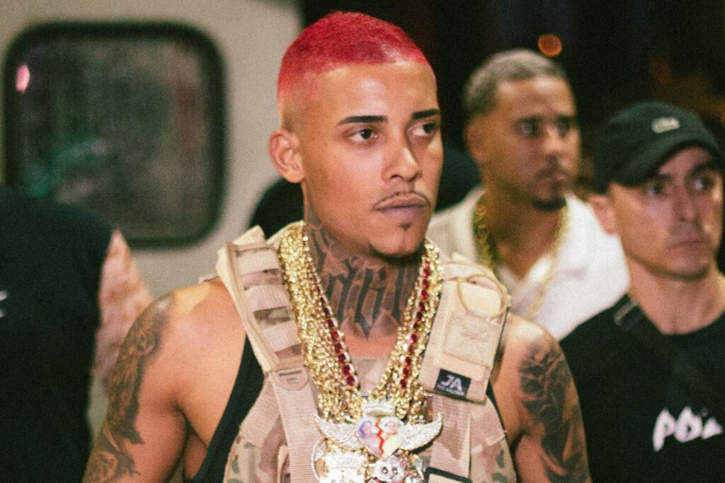 apos-ser-preso-pela-pf,-mc-poze-do-rodo-chega-a-penitenciaria-no-rio