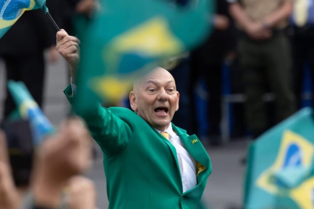 luciano-hang-se-manifesta-sobre-acao-que-pede-r$-500-mil-por-estatua