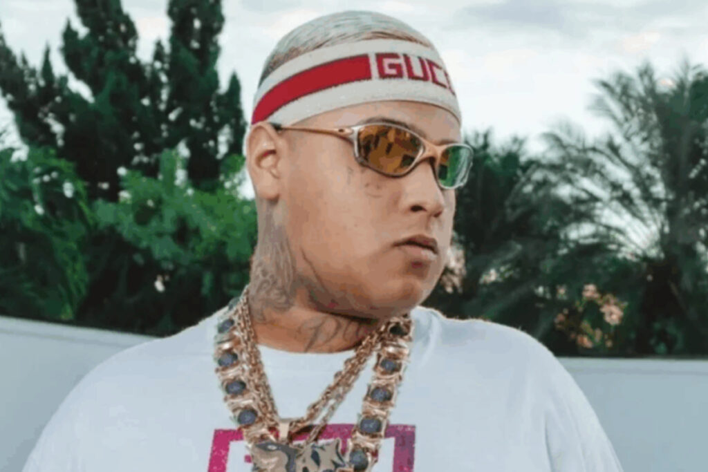 alem-de-lavagem,-“baderna”-em-clipe-colocou-mc-ryan-na-mira-da-policia