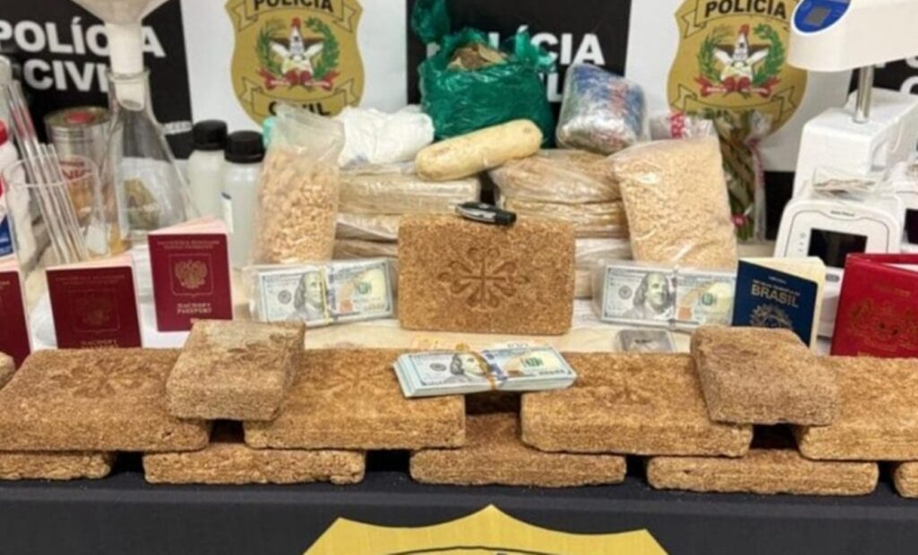 esquema-para-levar-cocaina-a-europa-provoca-prisao-de-3-pessoas-em-sc