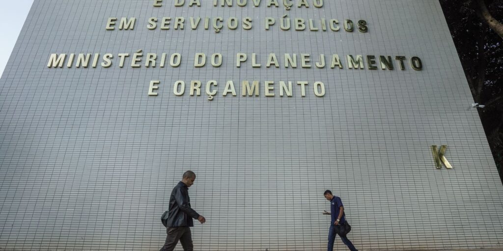 Gasto com pessoal e benefícios fiscais terão limite a partir de 2027 gasto-com-pessoal-e-beneficios-fiscais-terao-limite-a-partir-de-2027