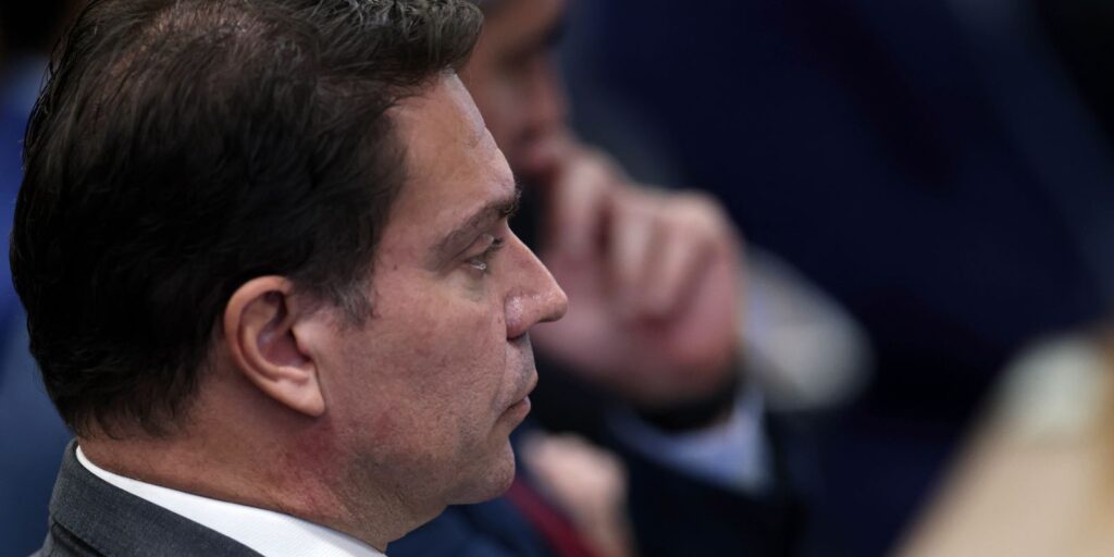 ex-deputado-ramagem-e-solto-apos-ficar-dois-dias-preso-nos-eua