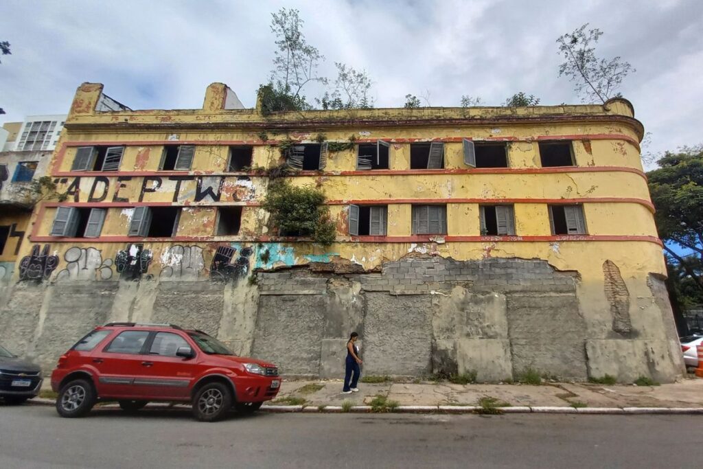 quadra-37:-abandono-marca-area-vizinha-a-futura-sede-de-governo-de-sp.-veja-video
