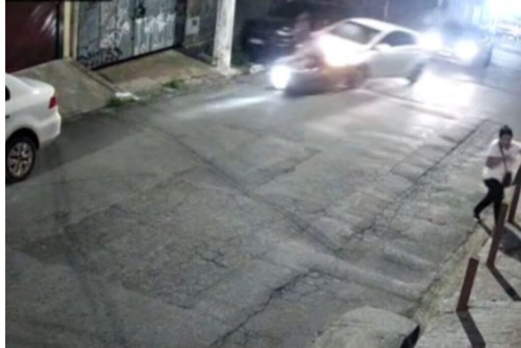 ex-namorado-atropela,-arrasta-mulher-em-moto-e-abandona-carro-em-sp.-veja-video
