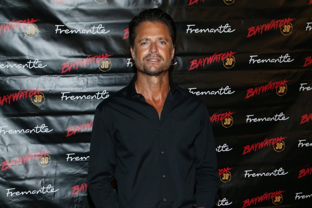 ator-de-baywatch-atropela-e-mata-cachorro;-policia-investiga-fuga