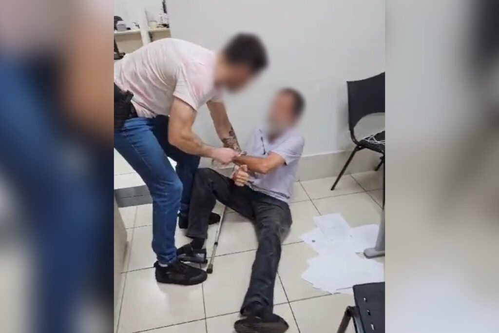 homem-e-agredido-por-policial-no-na-hora-do-df:-“velho-doido”.-veja-video
