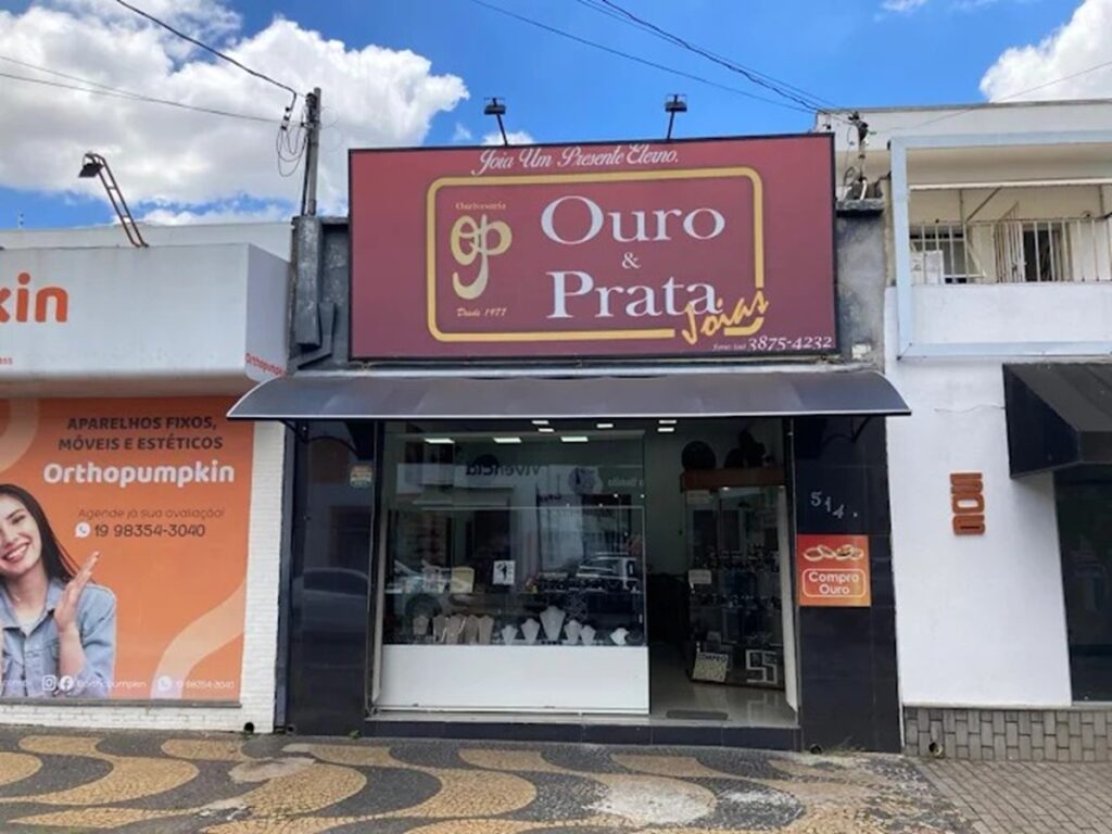 quadrilha-de-mascarados-rouba-joalheria-no-interior-de-sp