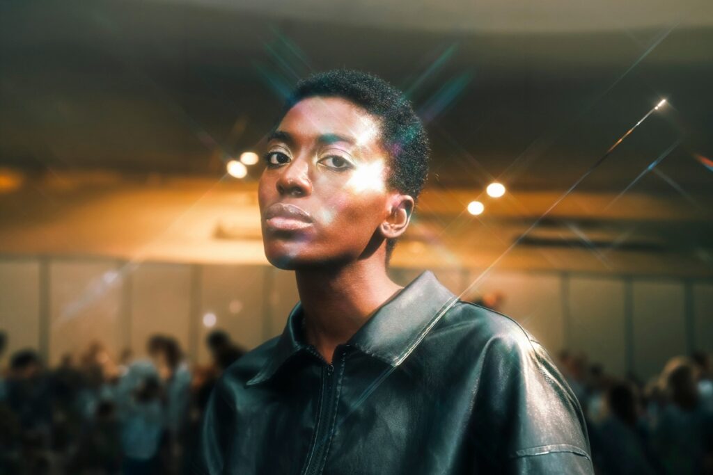 maquiagem-e-cabelo-realcam-primor-na-passarela-do-metropoles-catwalk