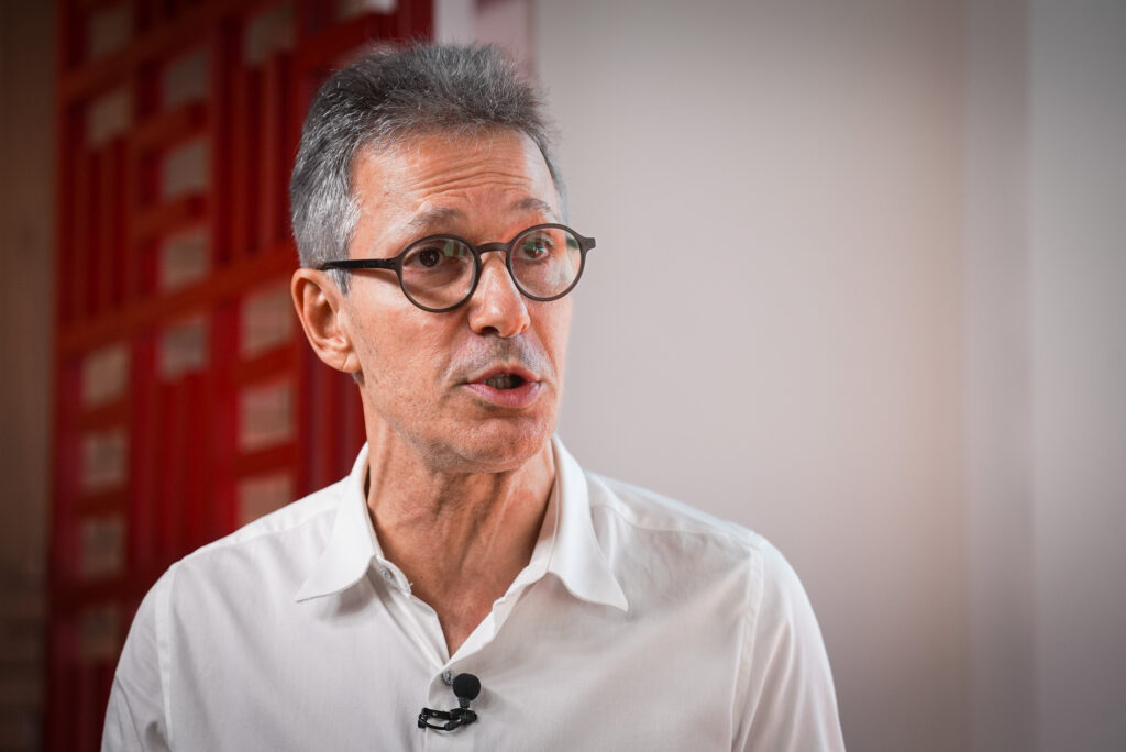 zema-tenta-se-diferenciar-de-flavio-com-campanha-radical-contra-o-stf