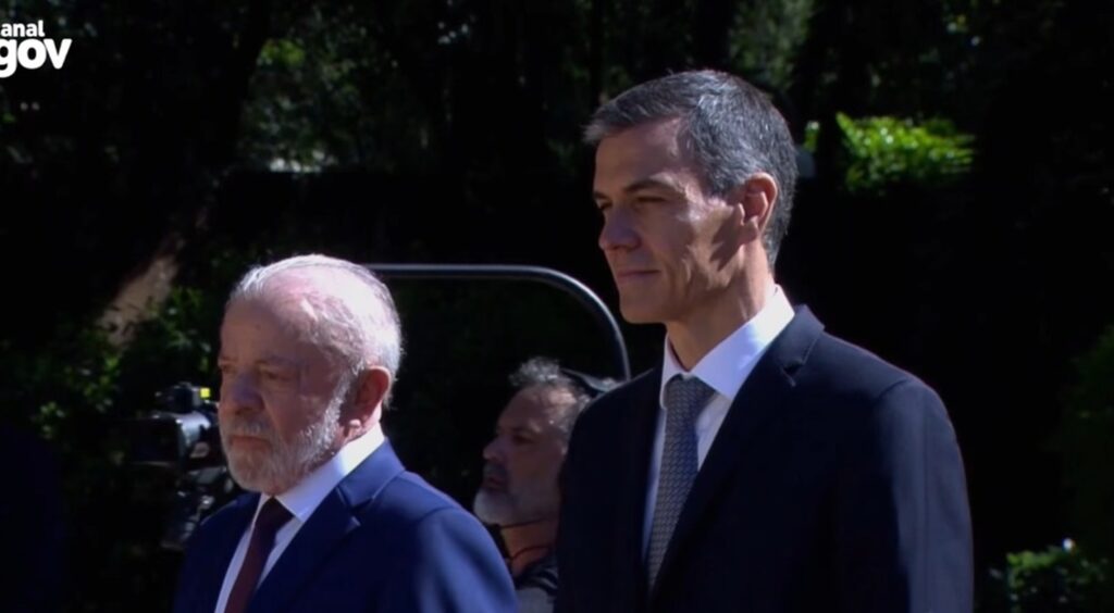 na-espanha,-lula-e-recebido-por-sanchez-no-palacio-real-de-pedralbes