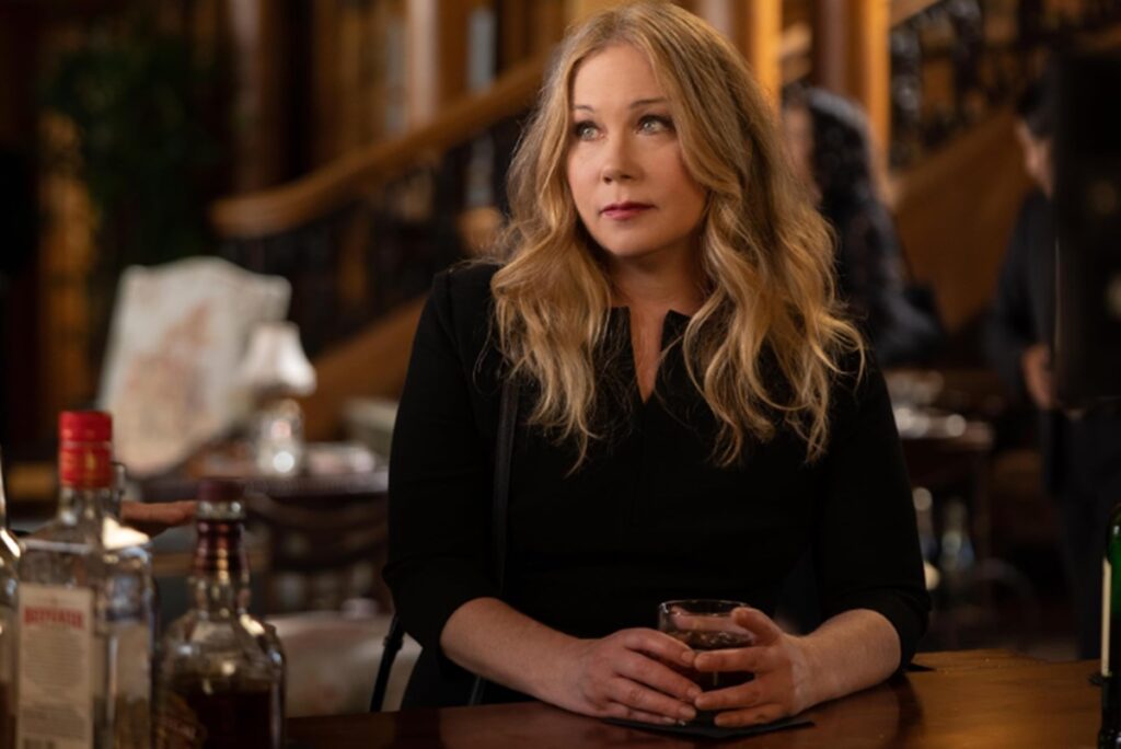 com-esclerose-multipla,-christina-applegate-esta-internada-desde-marco