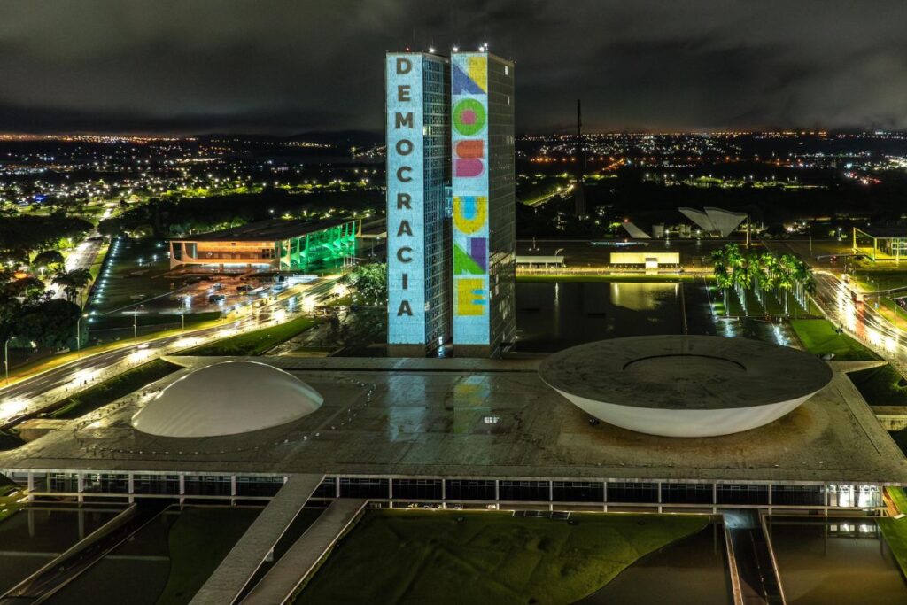 liberdade-e-populismo-(por-jose-sarney)