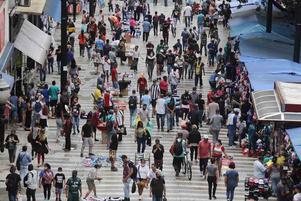 pnad:-populacao-branca-recua-e-parcela-de-pretos-e-pardos-cresce-em-sp