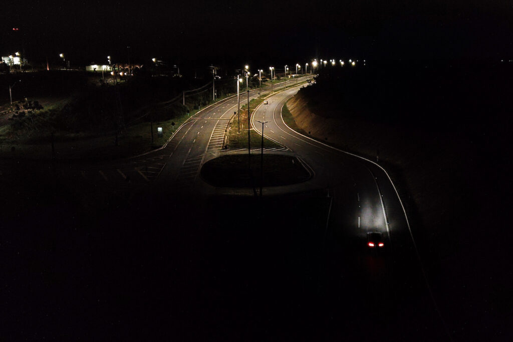 apos-denuncias-de-pontos-de-breu,-ceb-promete-iluminar-100%-do-df