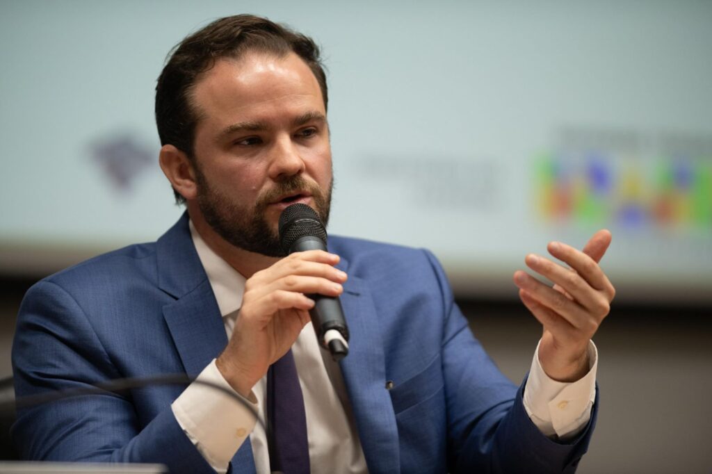 durigan-trata-de-crime-organizado-com-secretario-do-tesouro-dos-eua