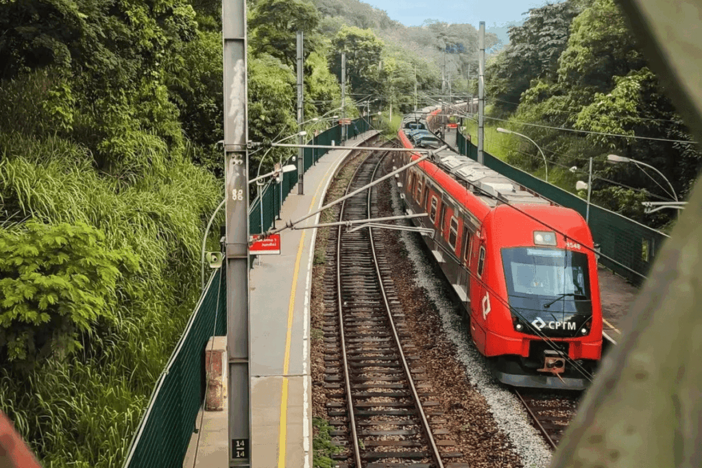 a-moda-inglesa:-por-que-trens-da-linha-7-rubi-andam-pela-esquerda