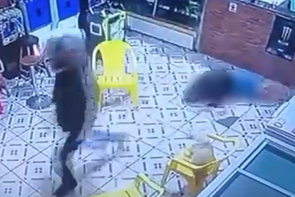 criminoso-invade-bar-para-roubar,-mata-dono-e-foge-sem-levar-nada.-veja-video