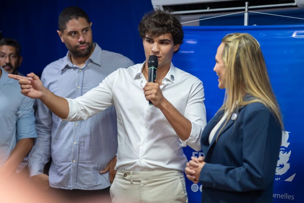 em-cerimonia,-luiz-eduardo-estevao-lira-e-confirmado-presidente-do-jovens-progressistas-df