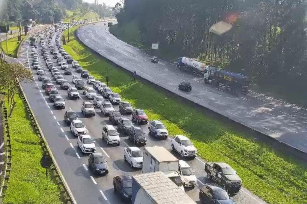 feriadao-em-sp:-veja-como-esta-o-transito-nas-rodovias-rumo-ao-litoral