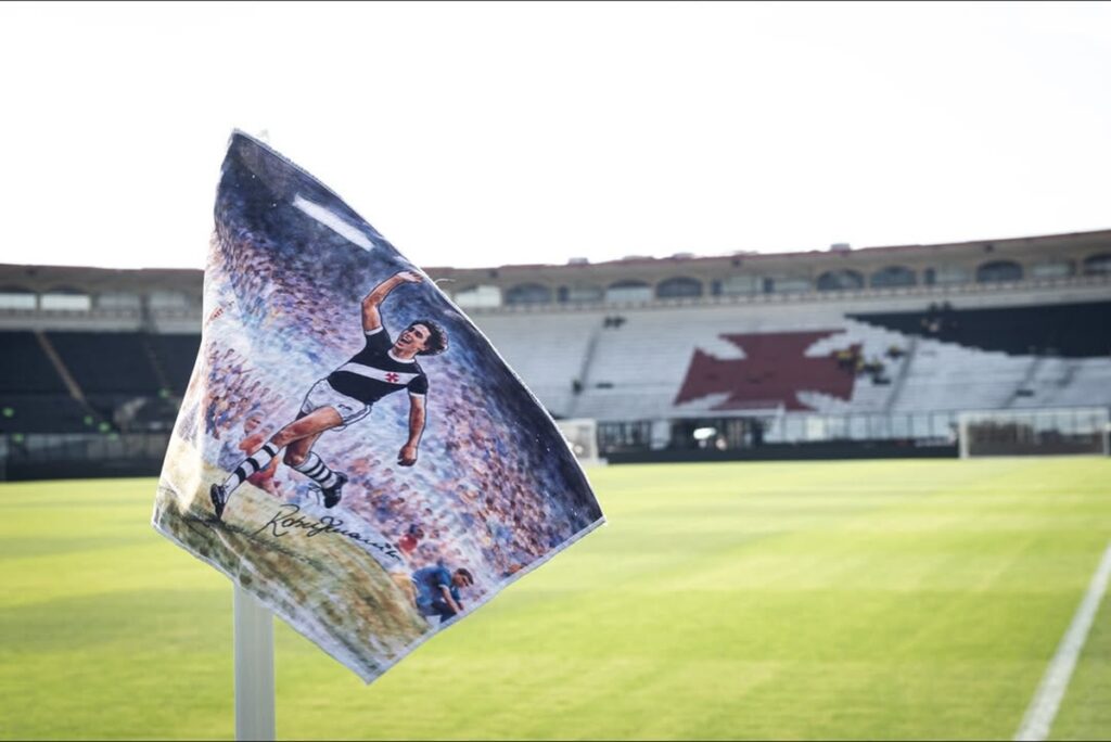 vasco-faz-homenagem-a-roberto-dinamite-antes-de-jogo-no-brasileirao